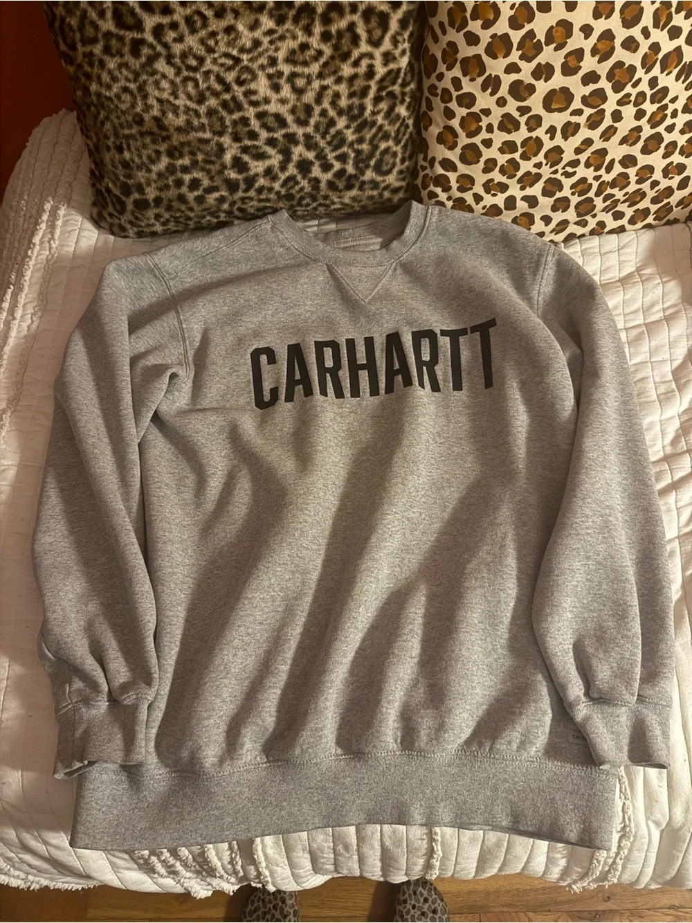 Carhartt sweatshirt !!